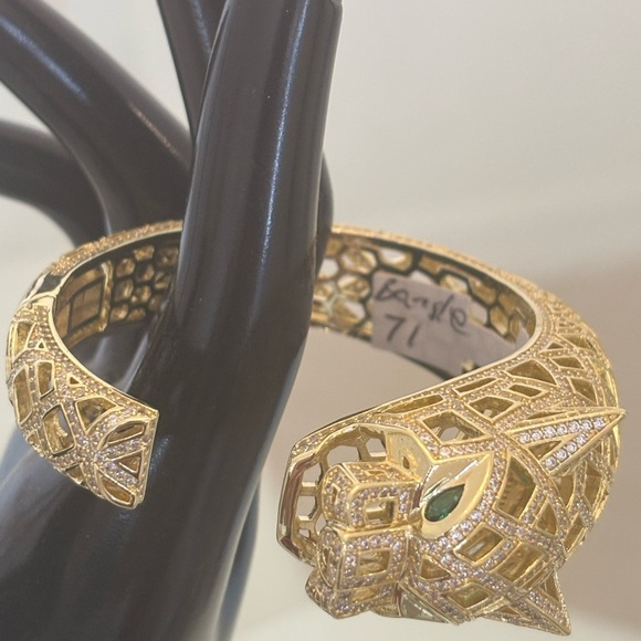 Jewelry - Elegant Sterling silver Gold Bangle with Emerald Eyes with opening clasp